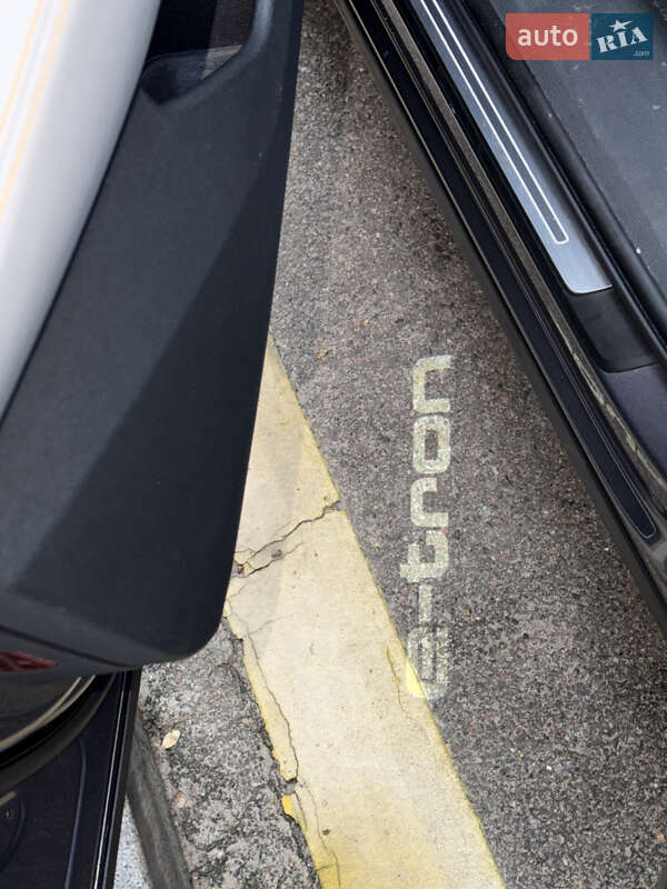 Внедорожник / Кроссовер Audi e-tron 2019 в Киеве