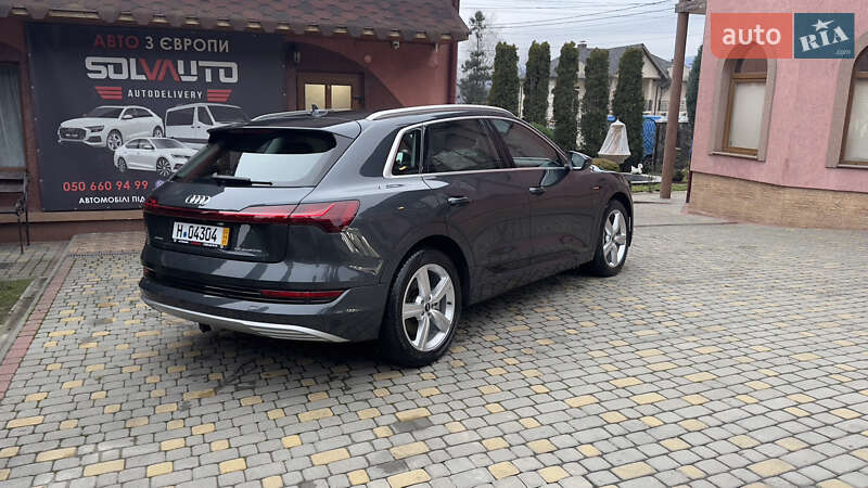 Внедорожник / Кроссовер Audi e-tron 2021 в Сваляве