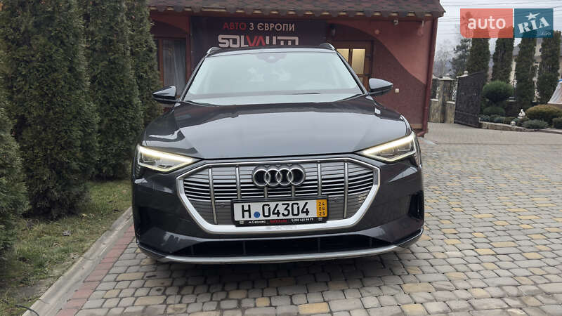 Внедорожник / Кроссовер Audi e-tron 2021 в Сваляве