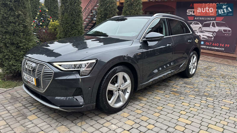 Внедорожник / Кроссовер Audi e-tron 2021 в Сваляве