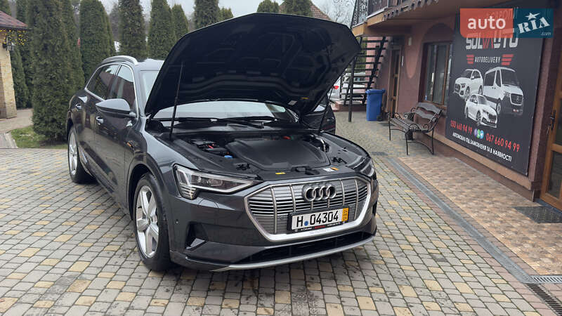 Внедорожник / Кроссовер Audi e-tron 2021 в Сваляве