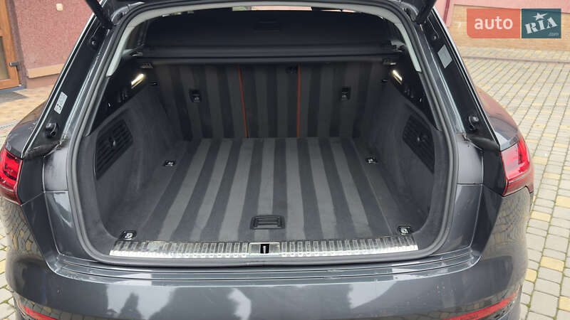 Внедорожник / Кроссовер Audi e-tron 2021 в Сваляве