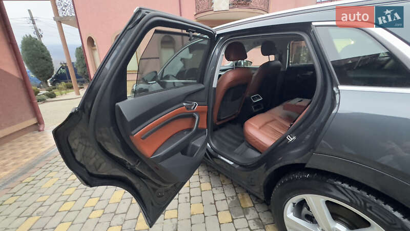 Внедорожник / Кроссовер Audi e-tron 2021 в Сваляве