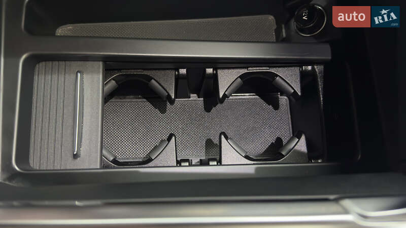 Внедорожник / Кроссовер Audi e-tron 2021 в Сваляве