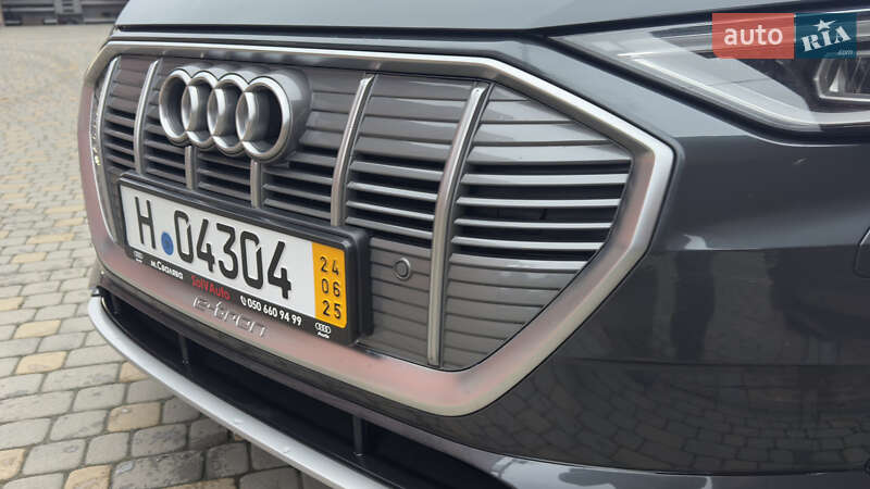 Внедорожник / Кроссовер Audi e-tron 2021 в Сваляве