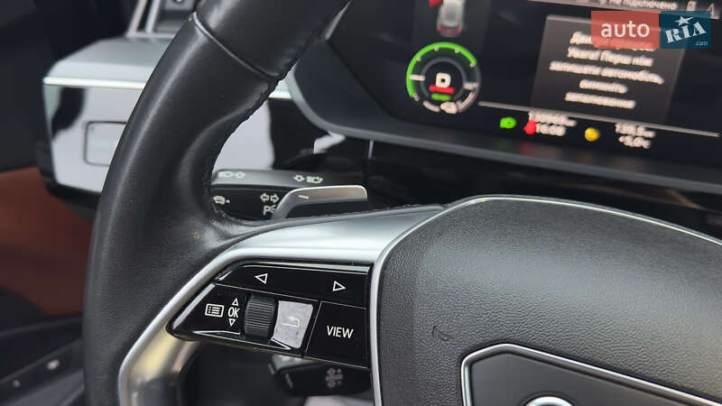 Внедорожник / Кроссовер Audi e-tron 2021 в Сваляве