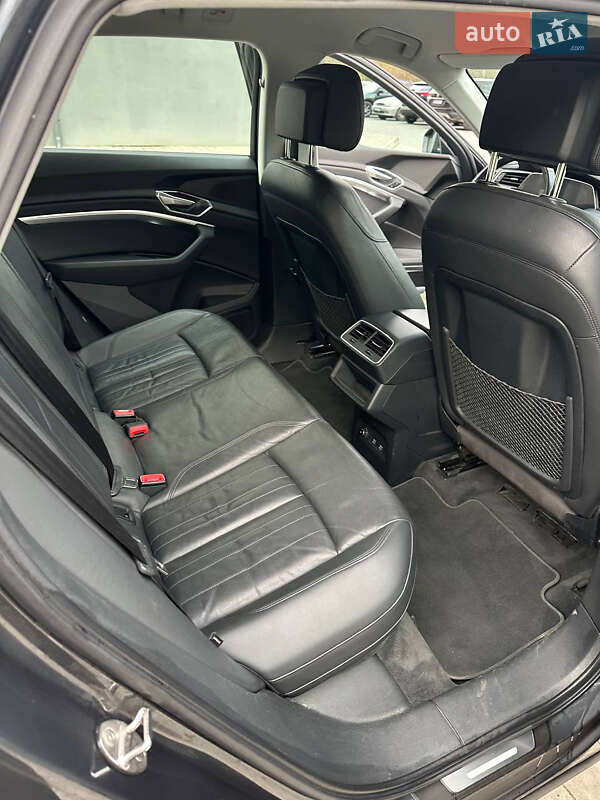 Позашляховик / Кросовер Audi e-tron 2021 в Львові фото 15 Позашляховик / Кросовер Audi e-tron 2021 в Львові