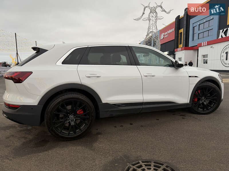 Внедорожник / Кроссовер Audi e-tron 2021 в Киеве