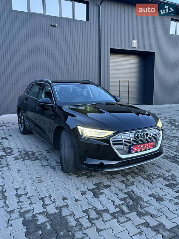 Внедорожник / Кроссовер Audi e-tron 2022 в Иршаве