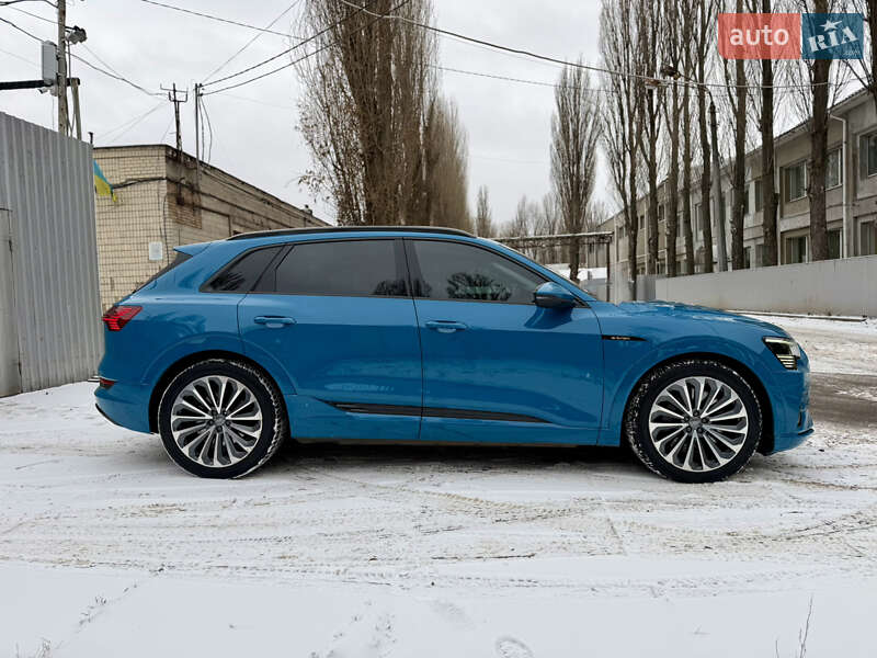 Внедорожник / Кроссовер Audi e-tron 2019 в Киеве