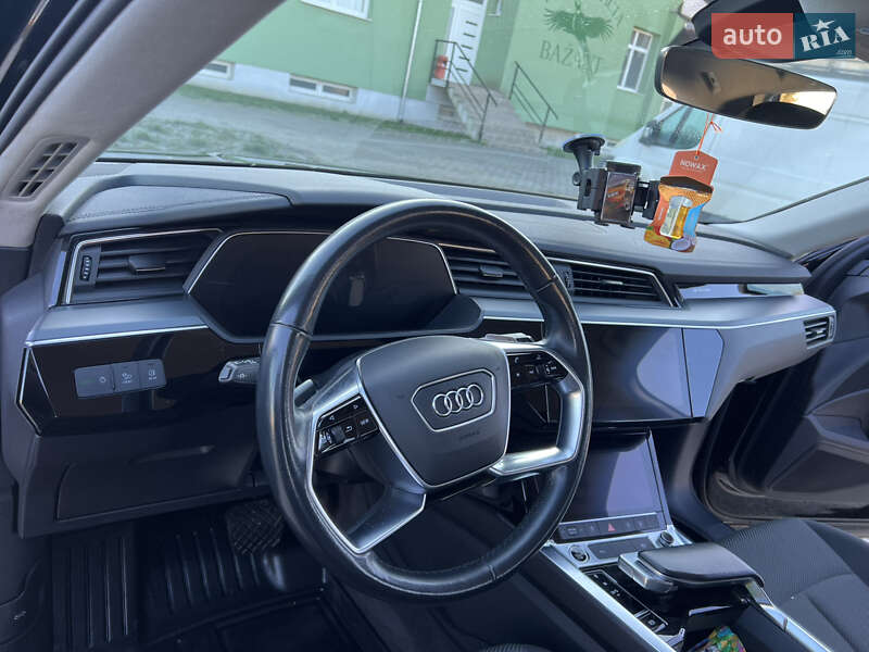 Внедорожник / Кроссовер Audi e-tron 2022 в Ужгороде