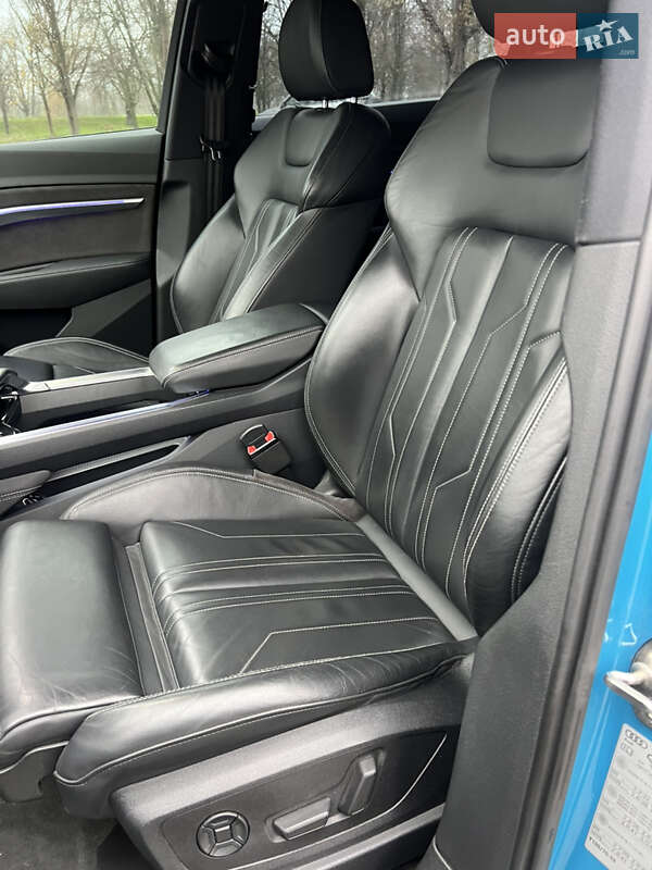 Внедорожник / Кроссовер Audi e-tron 2019 в Днепре