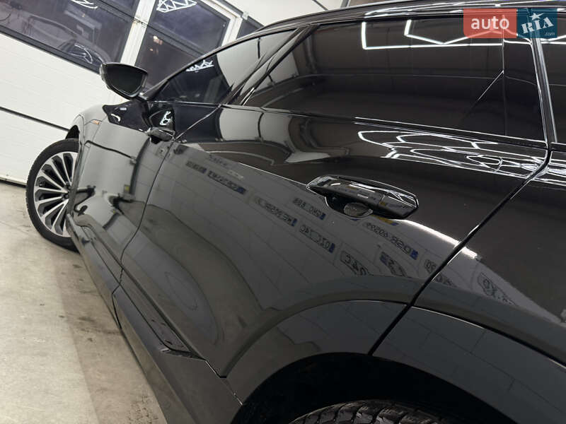 Позашляховик / Кросовер Audi e-tron 2019 в Дрогобичі