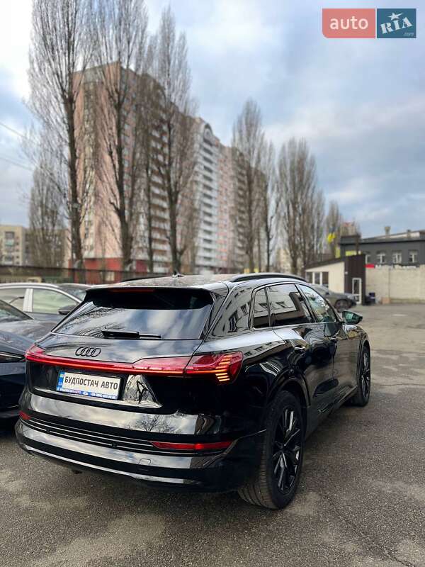 Позашляховик / Кросовер Audi e-tron 2021 в Києві