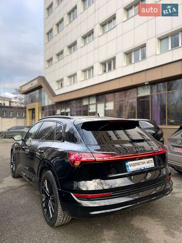 Позашляховик / Кросовер Audi e-tron 2021 в Києві