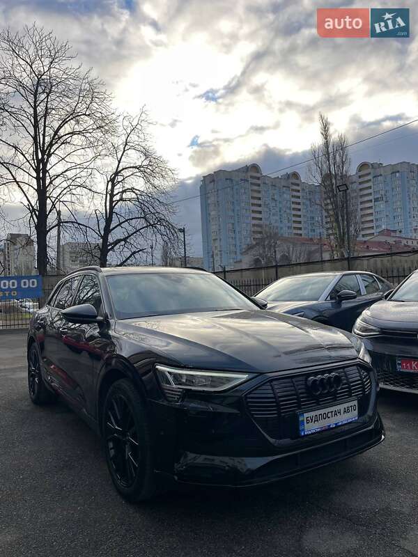 Позашляховик / Кросовер Audi e-tron 2021 в Києві