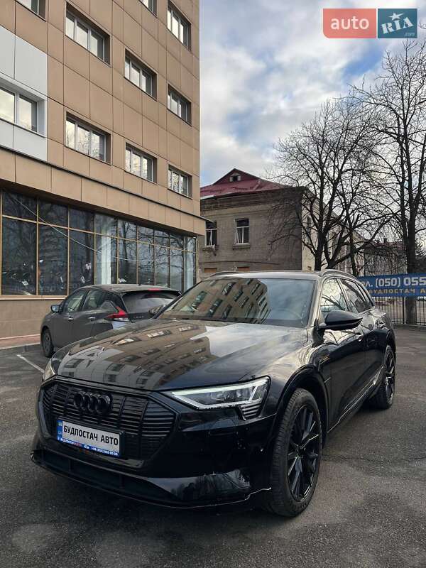 Позашляховик / Кросовер Audi e-tron 2021 в Києві