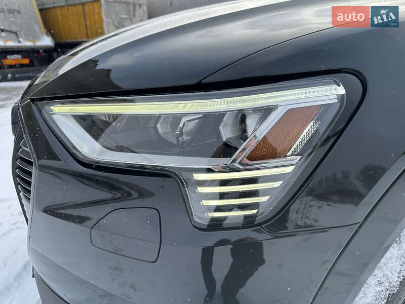 Внедорожник / Кроссовер Audi e-tron 2022 в Сарнах фото 12 Внедорожник / Кроссовер Audi e-tron 2022 в Сарнах