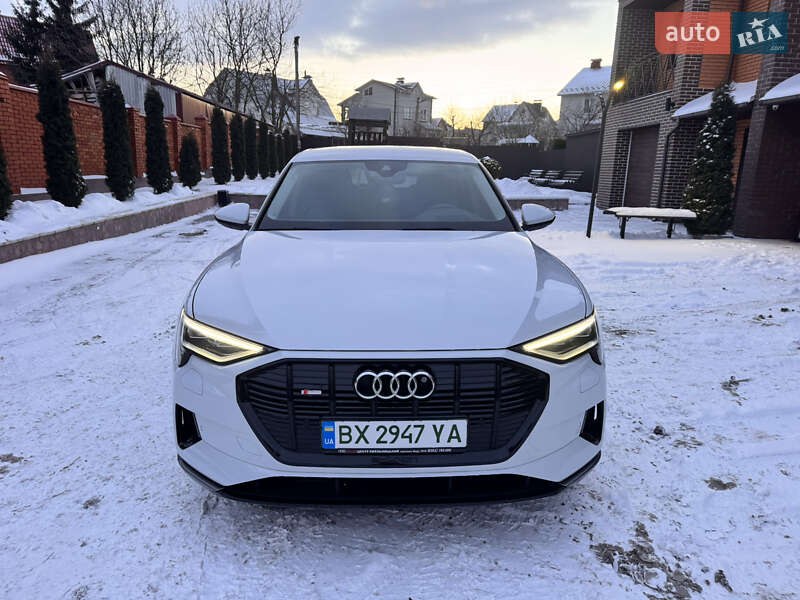 Позашляховик / Кросовер Audi e-tron 2022 в Хмельницькому фото 11 Позашляховик / Кросовер Audi e-tron 2022 в Хмельницькому