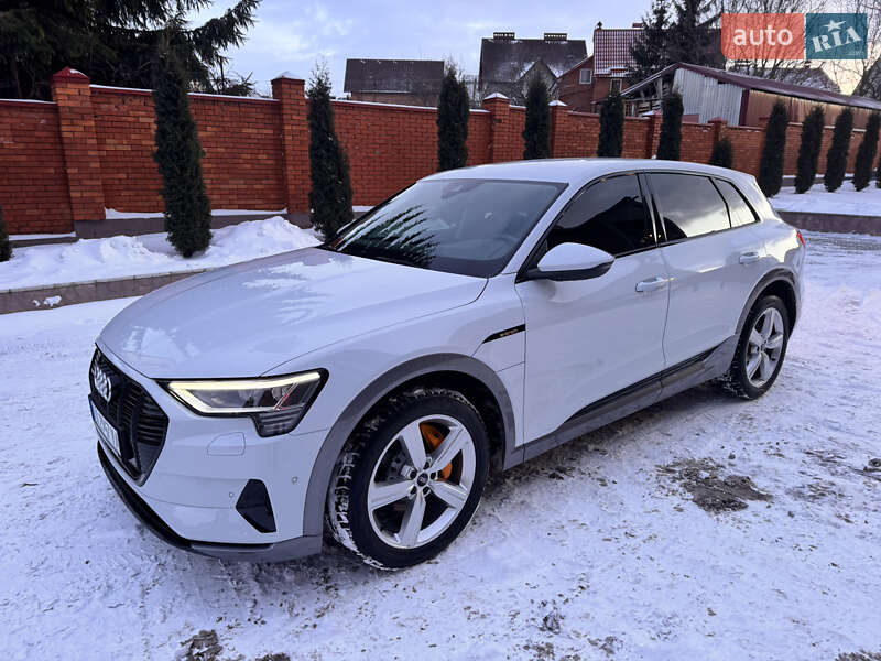Позашляховик / Кросовер Audi e-tron 2022 в Хмельницькому фото 13 Позашляховик / Кросовер Audi e-tron 2022 в Хмельницькому