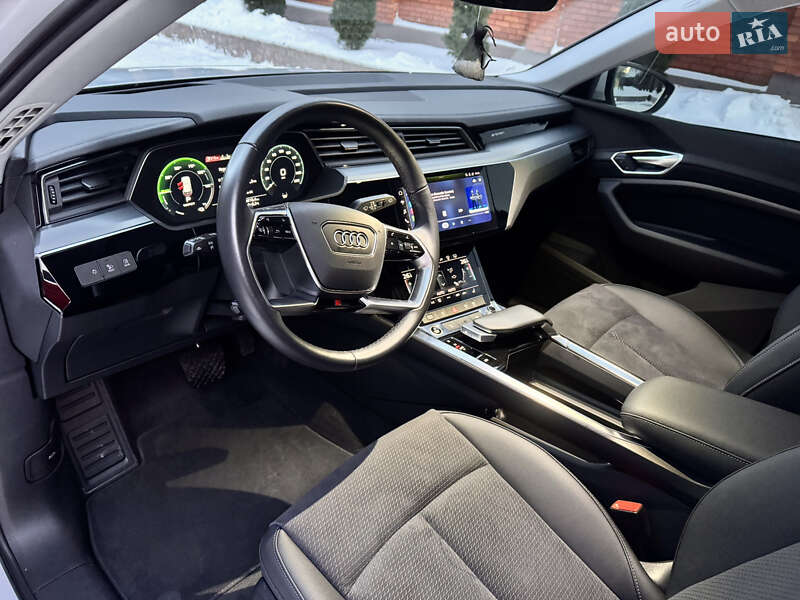 Позашляховик / Кросовер Audi e-tron 2022 в Хмельницькому фото 27 Позашляховик / Кросовер Audi e-tron 2022 в Хмельницькому