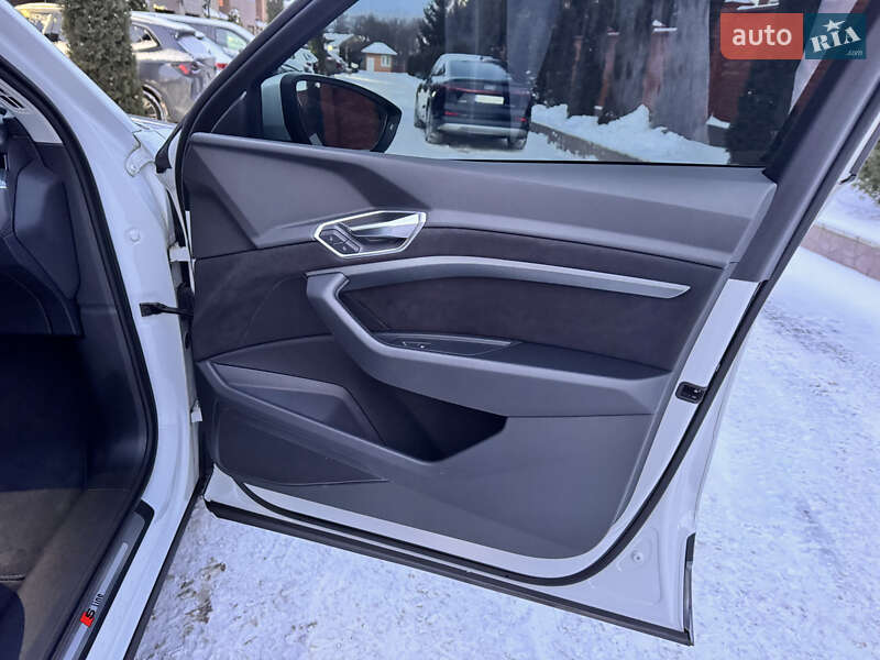 Позашляховик / Кросовер Audi e-tron 2022 в Хмельницькому фото 41 Позашляховик / Кросовер Audi e-tron 2022 в Хмельницькому