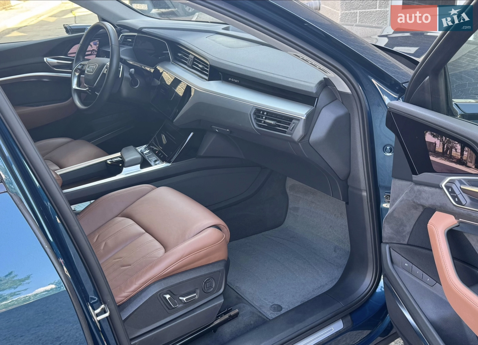 2019 Audi e-tron - мініатюра 11