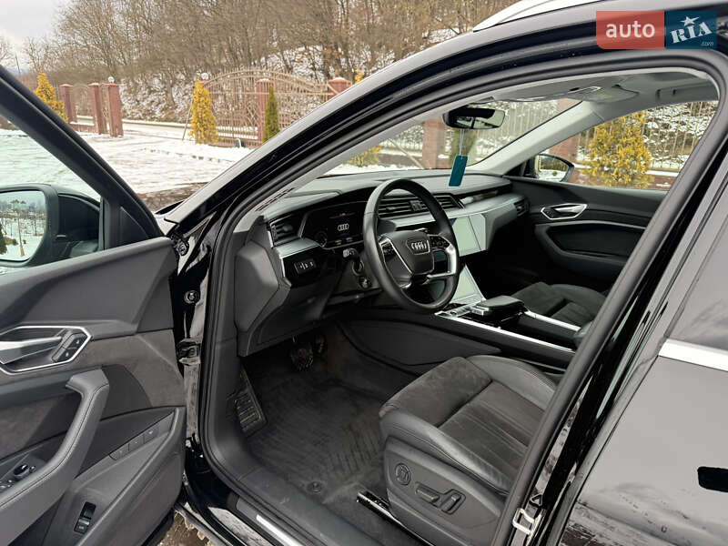 Внедорожник / Кроссовер Audi e-tron 2020 в Сваляве фото 20 Внедорожник / Кроссовер Audi e-tron 2020 в Сваляве
