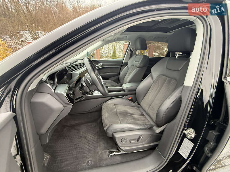 Внедорожник / Кроссовер Audi e-tron 2020 в Сваляве фото 25 Внедорожник / Кроссовер Audi e-tron 2020 в Сваляве