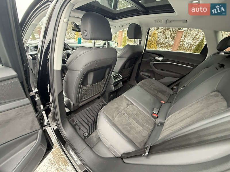 Внедорожник / Кроссовер Audi e-tron 2020 в Сваляве фото 30 Внедорожник / Кроссовер Audi e-tron 2020 в Сваляве