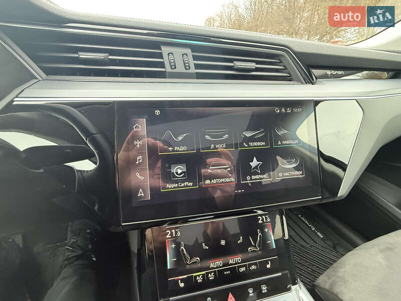 Внедорожник / Кроссовер Audi e-tron 2020 в Сваляве фото 41 Внедорожник / Кроссовер Audi e-tron 2020 в Сваляве