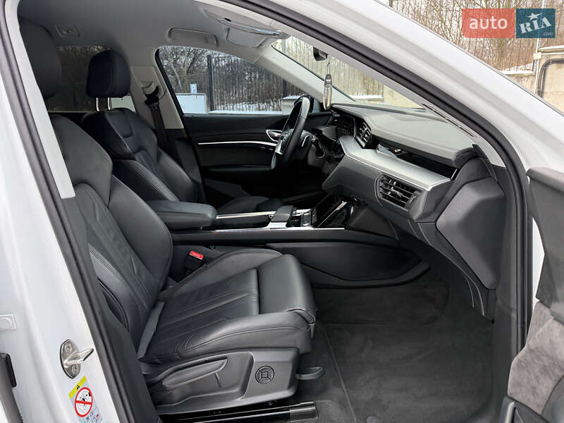 Внедорожник / Кроссовер Audi e-tron 2021 в Ровно