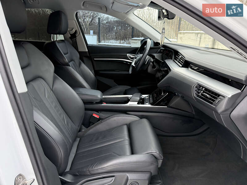 Внедорожник / Кроссовер Audi e-tron 2021 в Ровно