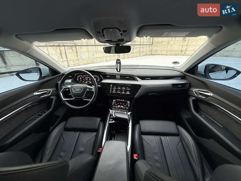 Внедорожник / Кроссовер Audi e-tron 2021 в Ровно
