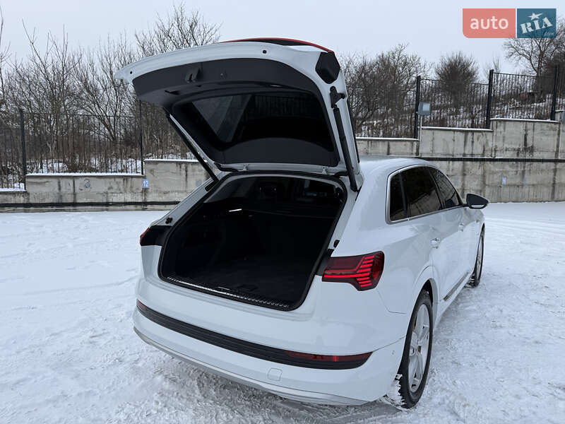 Внедорожник / Кроссовер Audi e-tron 2021 в Ровно