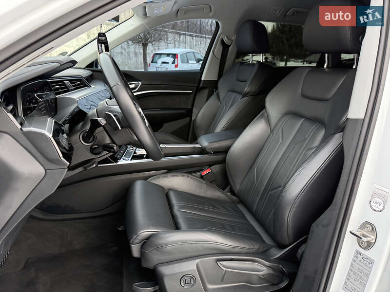 Внедорожник / Кроссовер Audi e-tron 2021 в Ровно