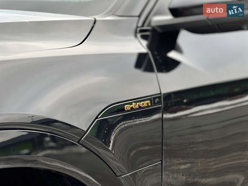 Внедорожник / Кроссовер Audi e-tron 2022 в Киеве