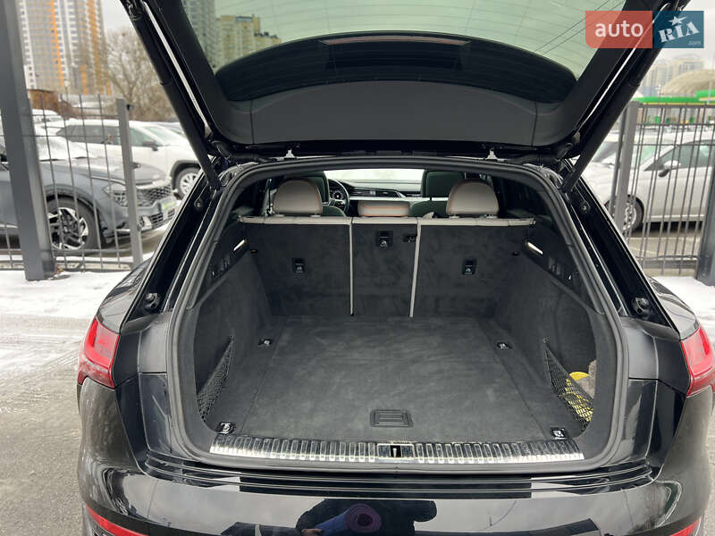 Внедорожник / Кроссовер Audi e-tron 2022 в Киеве