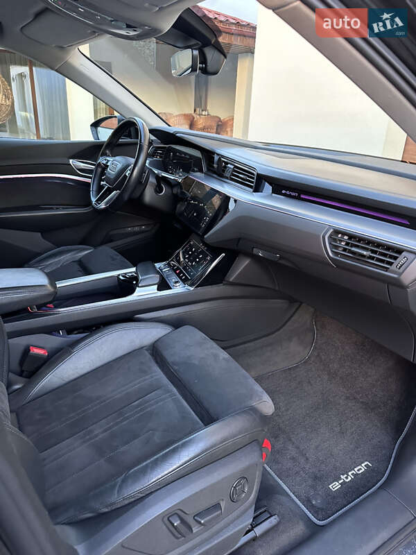 Внедорожник / Кроссовер Audi e-tron 2020 в Ужгороде