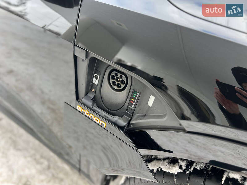 Внедорожник / Кроссовер Audi e-tron 2022 в Днепре