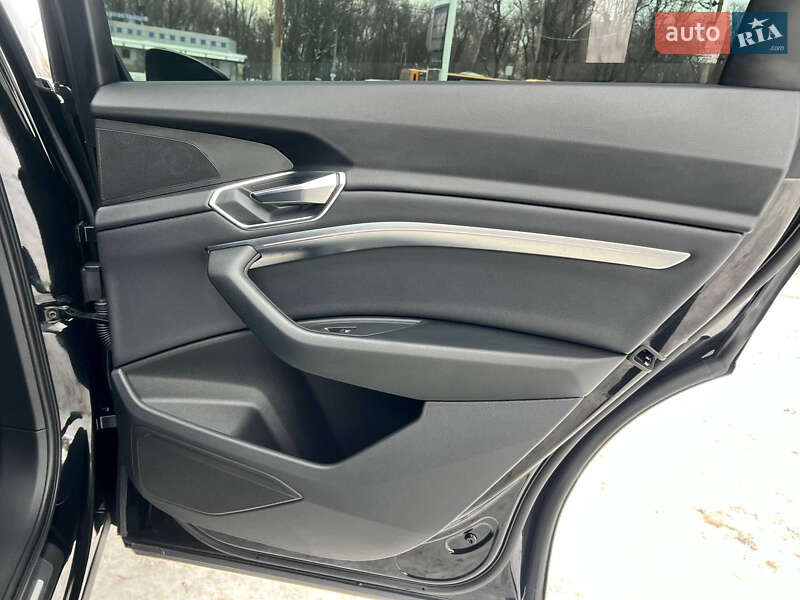 Внедорожник / Кроссовер Audi e-tron 2022 в Днепре