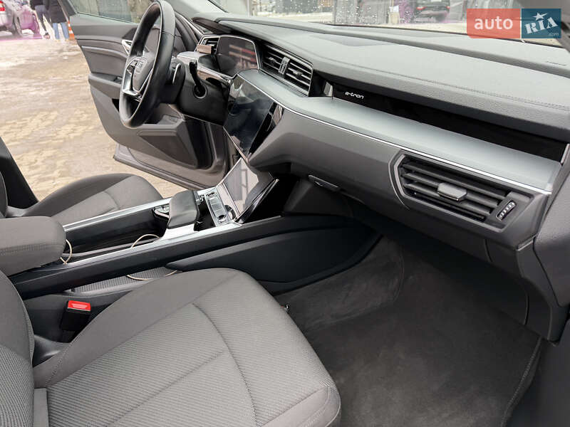 Позашляховик / Кросовер Audi e-tron 2020 в Калуші фото 22 Позашляховик / Кросовер Audi e-tron 2020 в Калуші