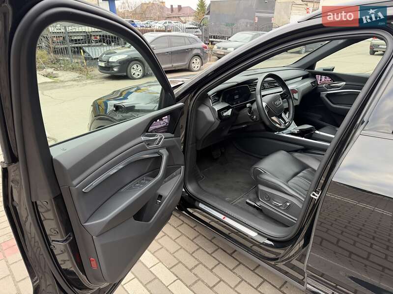 Внедорожник / Кроссовер Audi e-tron 2021 в Ровно