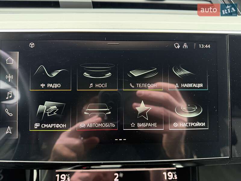 Внедорожник / Кроссовер Audi e-tron 2021 в Ровно