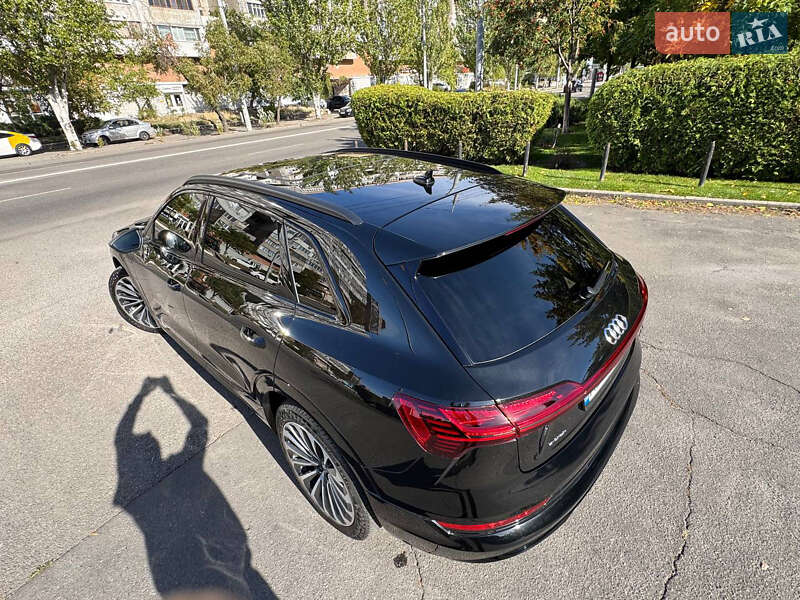 Внедорожник / Кроссовер Audi e-tron 2019 в Одессе фото 10 Внедорожник / Кроссовер Audi e-tron 2019 в Одессе