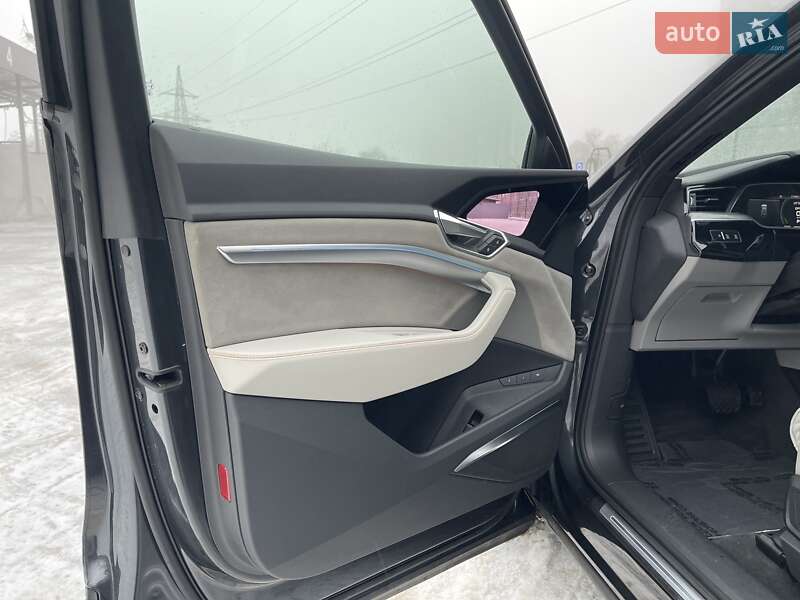 Внедорожник / Кроссовер Audi e-tron 2022 в Киеве