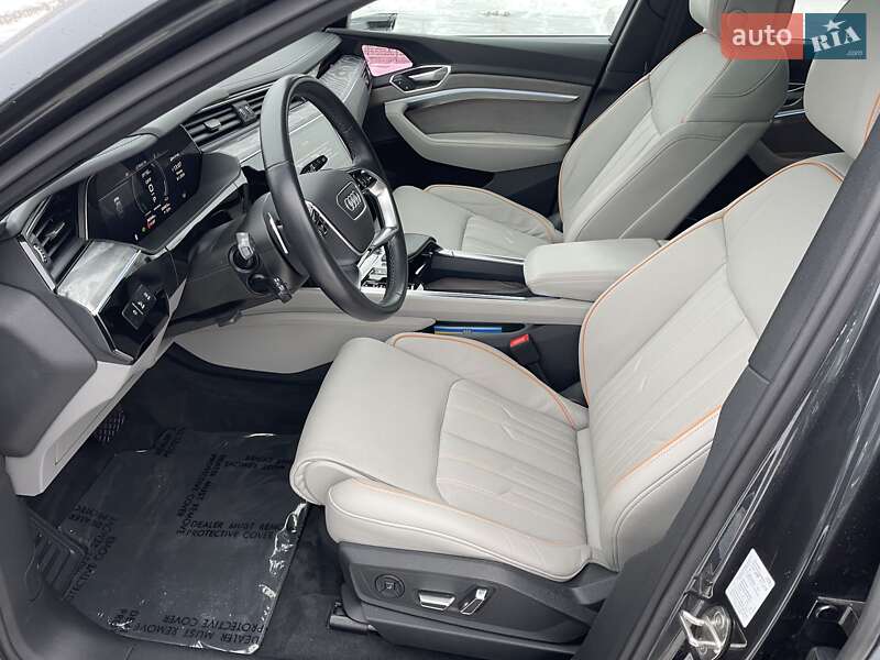 Внедорожник / Кроссовер Audi e-tron 2022 в Киеве