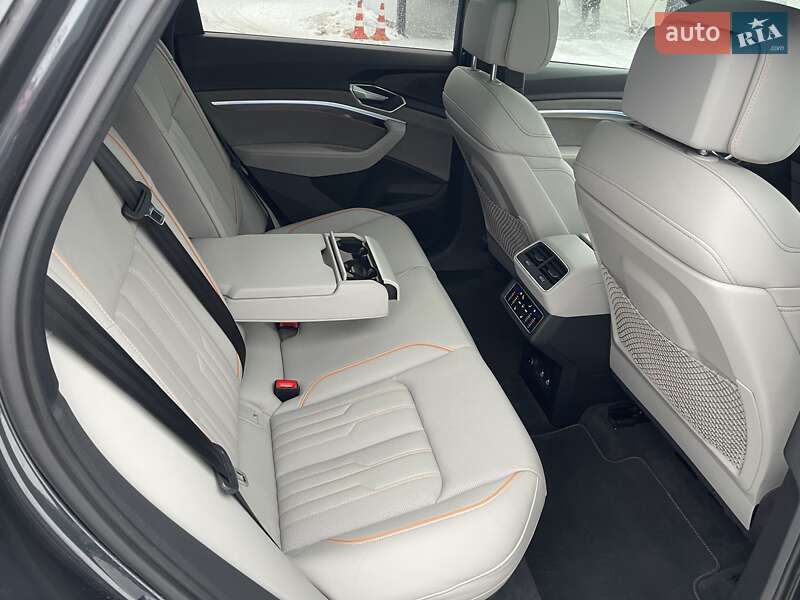 Внедорожник / Кроссовер Audi e-tron 2022 в Киеве
