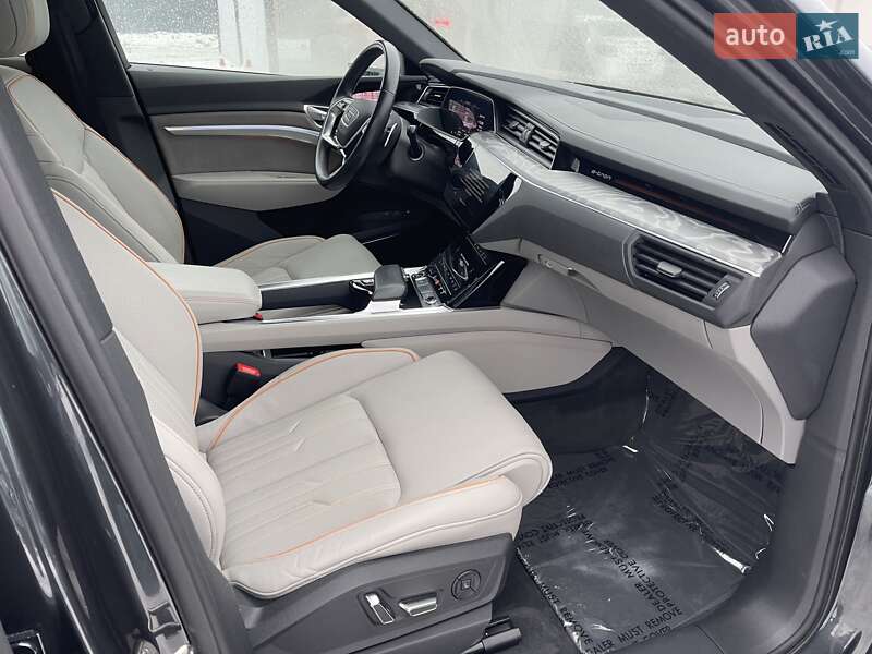 Внедорожник / Кроссовер Audi e-tron 2022 в Киеве