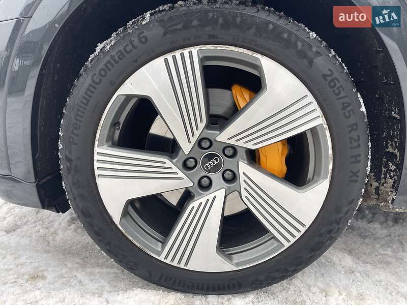 Внедорожник / Кроссовер Audi e-tron 2022 в Киеве